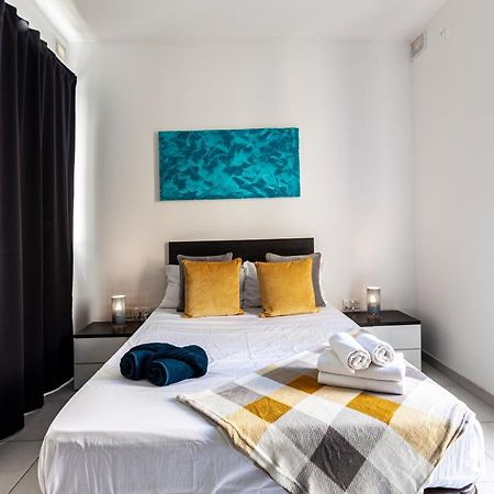 Z4 - SEAFRONT apartment St. Paul's Bay Buitenkant foto
