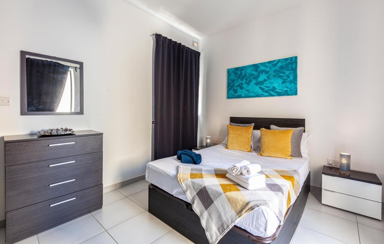 Z4 - SEAFRONT apartment St. Paul's Bay Buitenkant foto