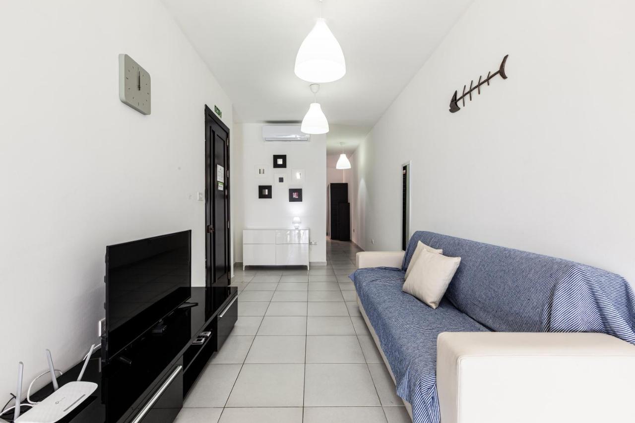 Z4 - SEAFRONT apartment St. Paul's Bay Buitenkant foto